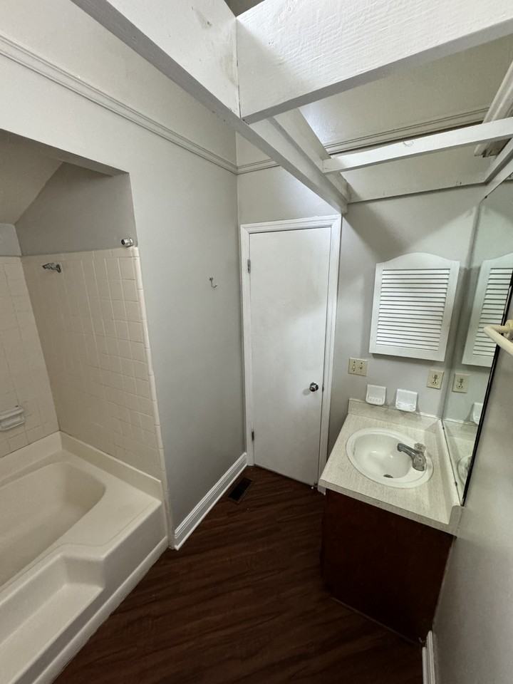 1211 Stone Green Ct #1211 - Photo 4 of 17