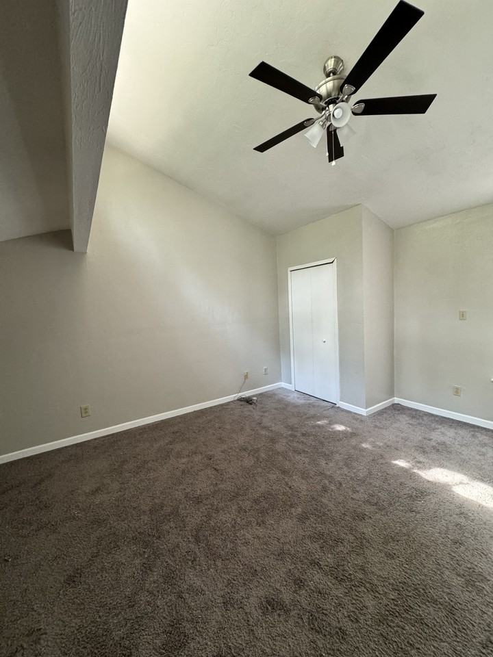 1211 Stone Green Ct #1211 - Photo 7 of 17