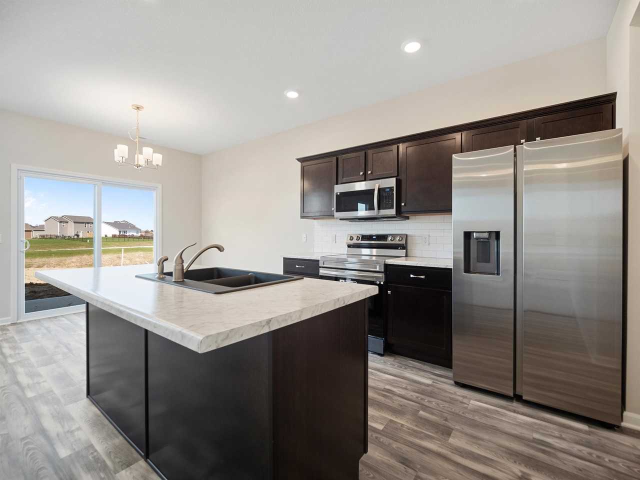 1045 N West Hamilton Rd #1 - Photo 3 of 6