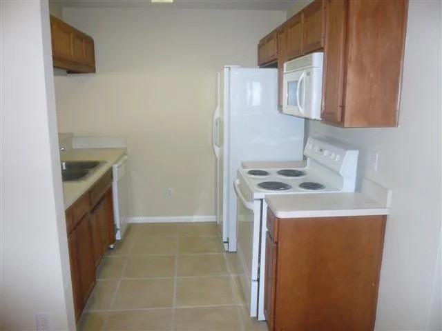 2525 Hartsfield Rd #27 - Photo 5 of 11