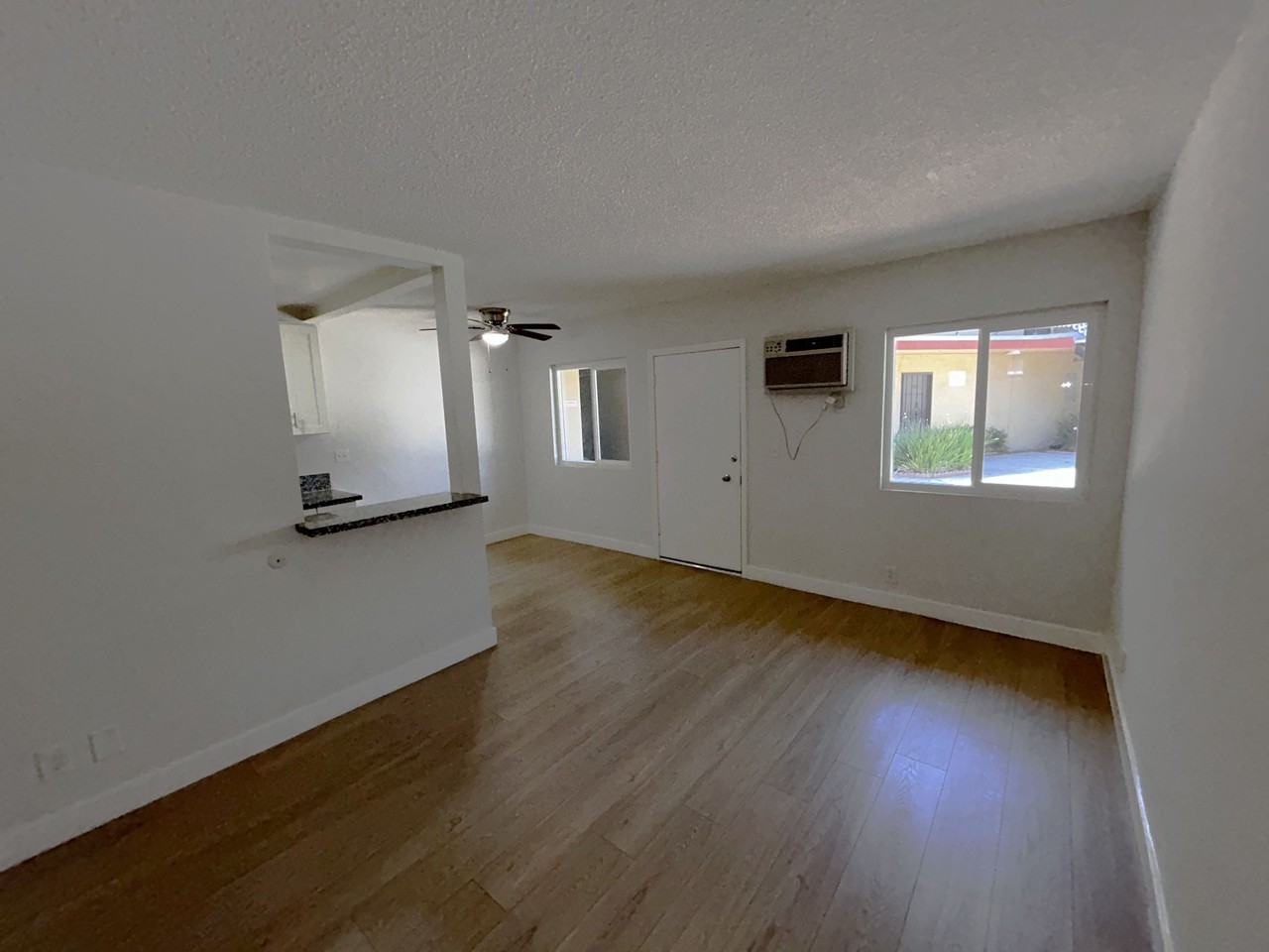 128 S Commonwealth Ave #109 - Photo 4 of 15