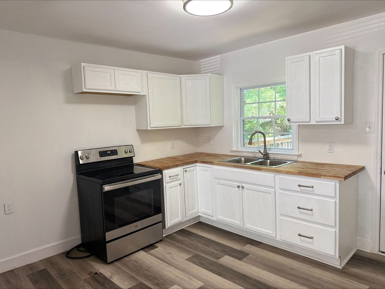 903 Richland St - Photo 5 of 13