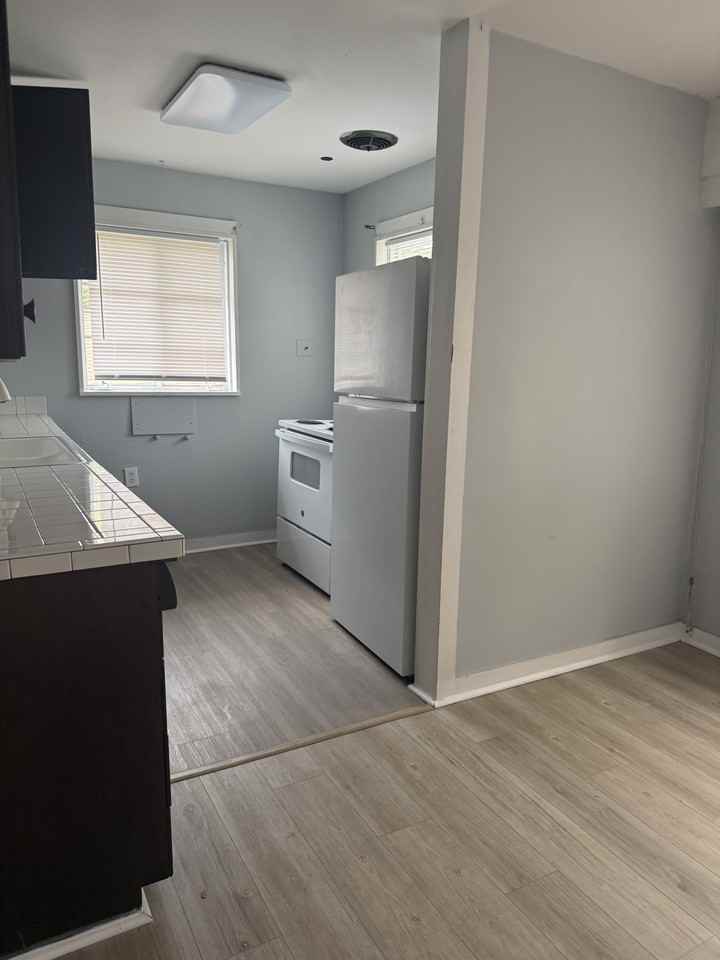 2221 1/2 20th Ave - 2223 1/2 20th Ave - Photo 2 of 5