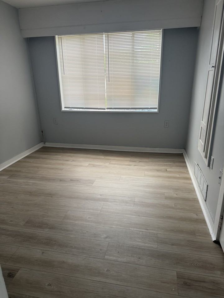 2221 1/2 20th Ave - 2223 1/2 20th Ave - Photo 4 of 5