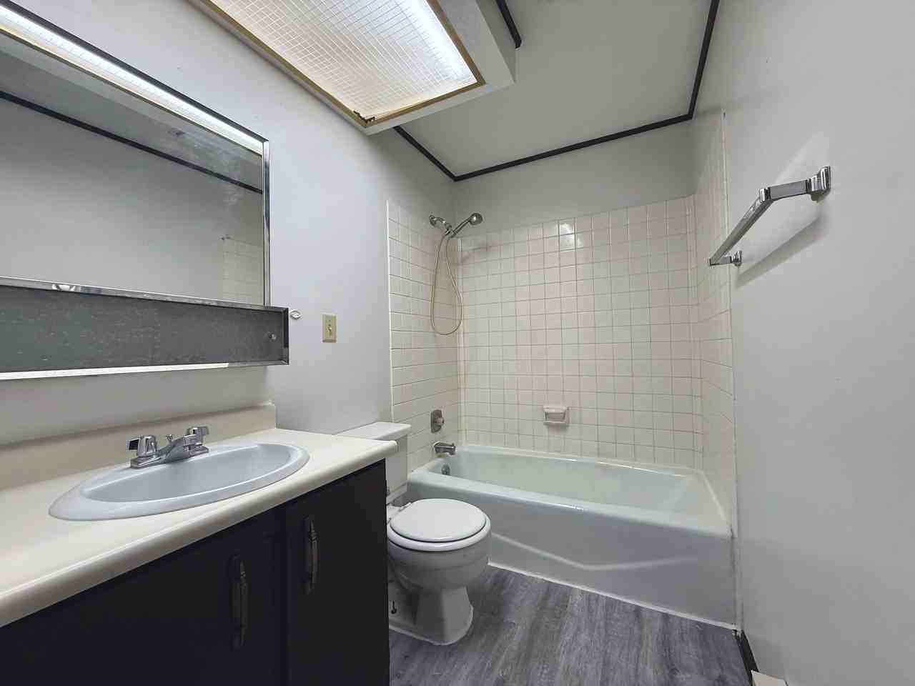 427 E Hugus St #D - Photo 4 of 9