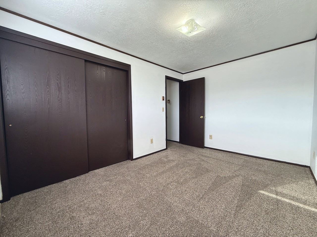 427 E Hugus St #D - Photo 5 of 9