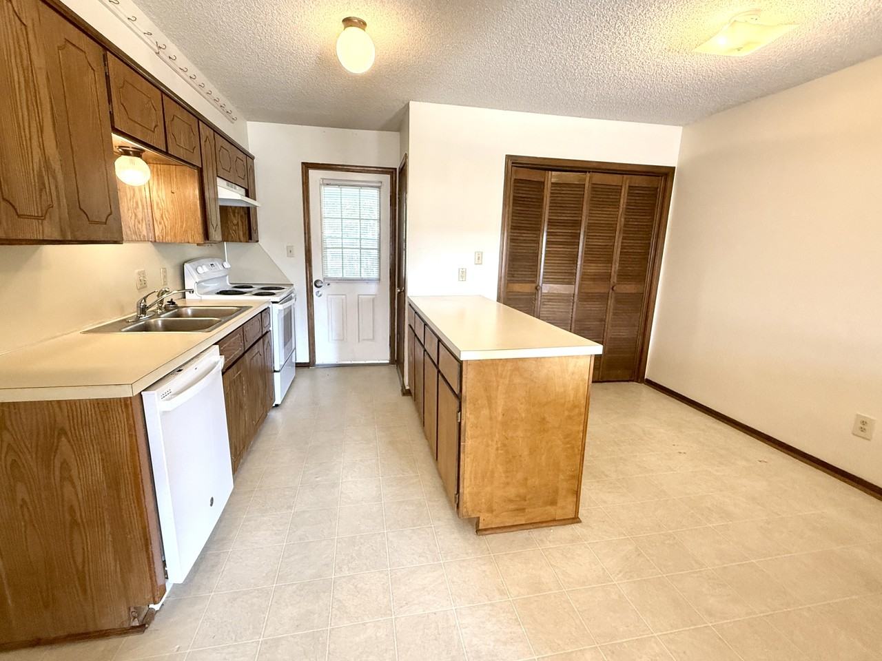 2208 Shenandoah Dr #1 - Photo 3 of 27