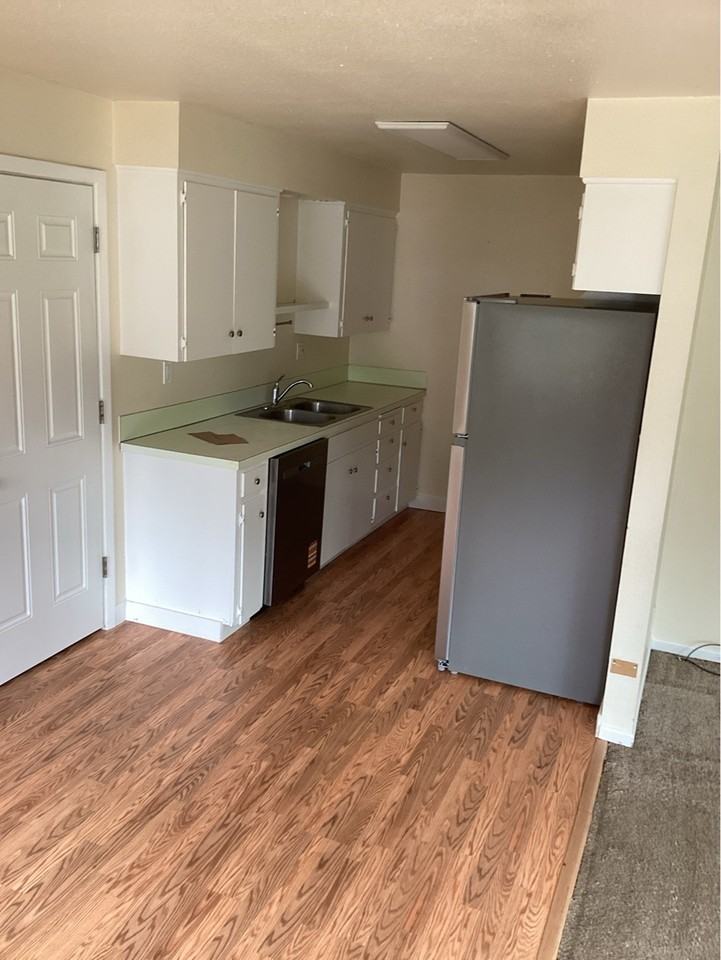 1380 Se 18th St #1 - Photo 3 of 16