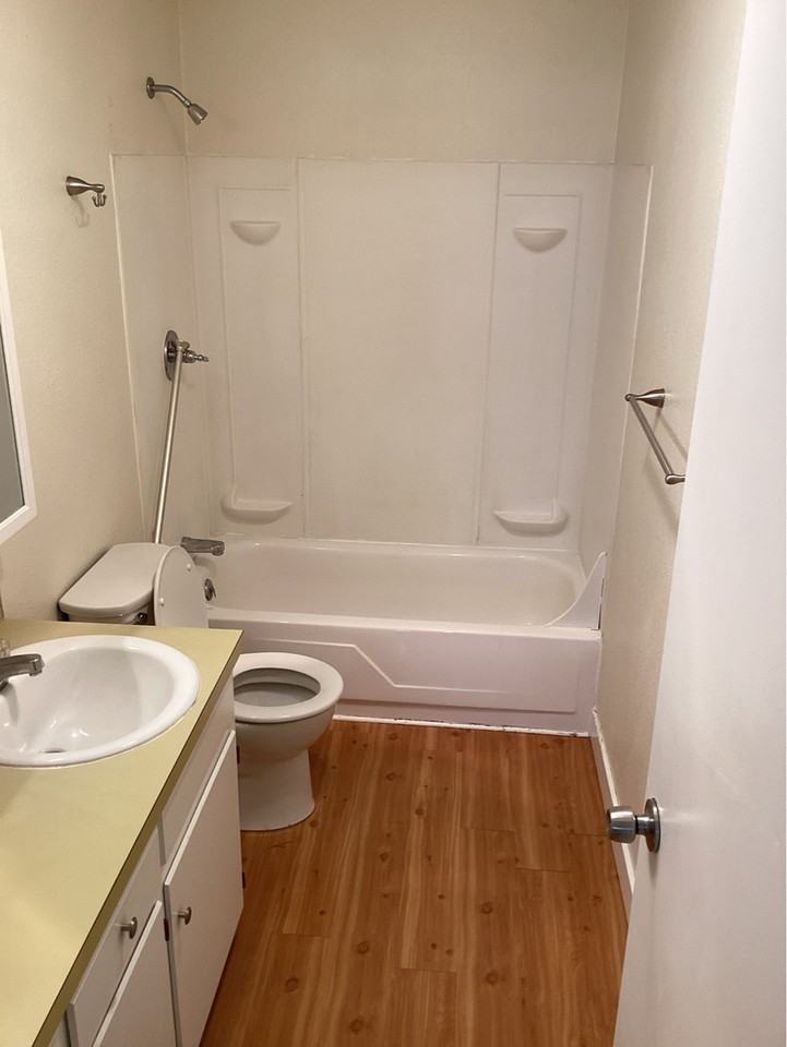 1380 Se 18th St #1 - Photo 6 of 16