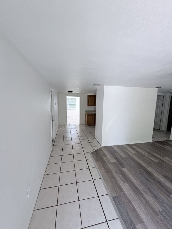 21377 Campbell Dr - Photo 2 of 17