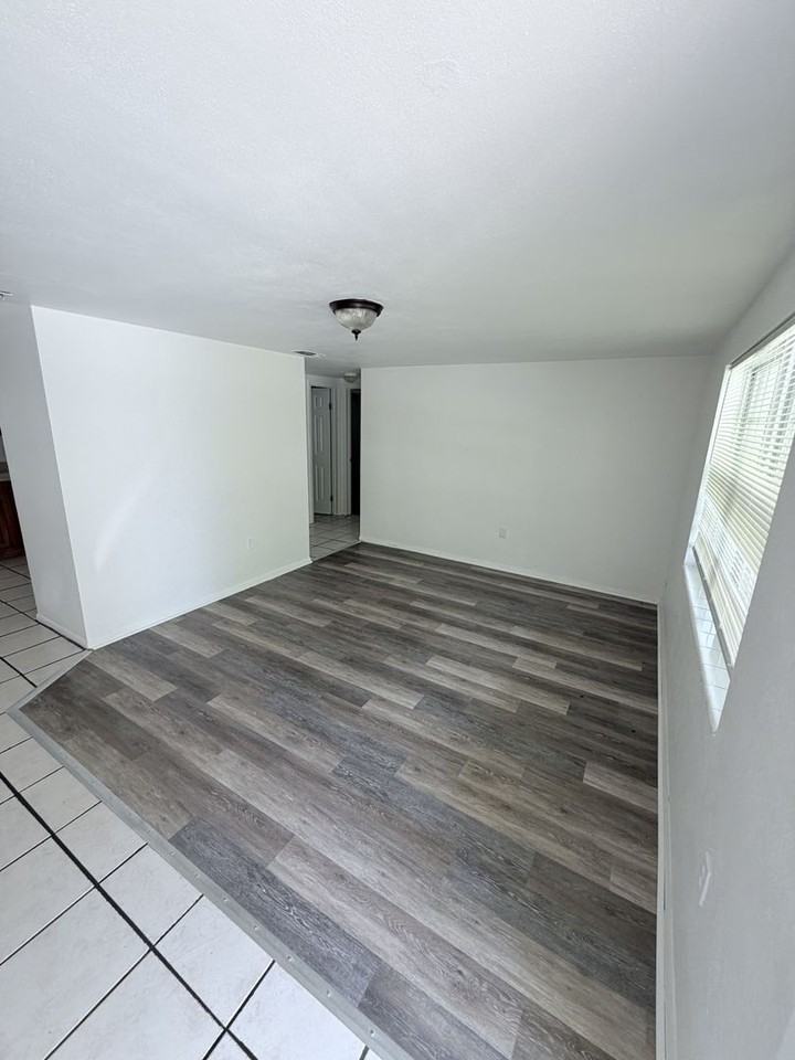21377 Campbell Dr - Photo 3 of 17