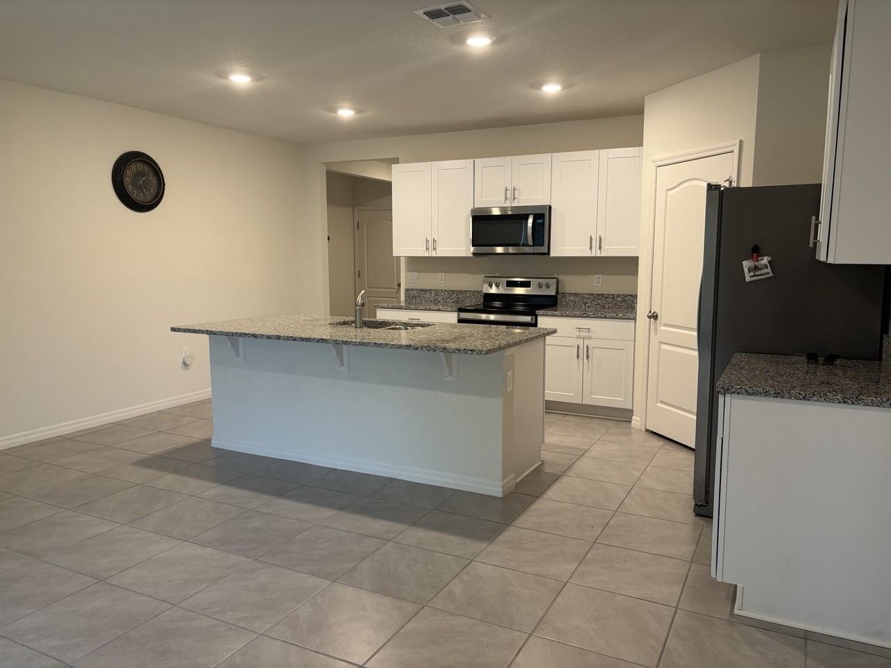 526 Anne St #1 - Photo 4 of 22
