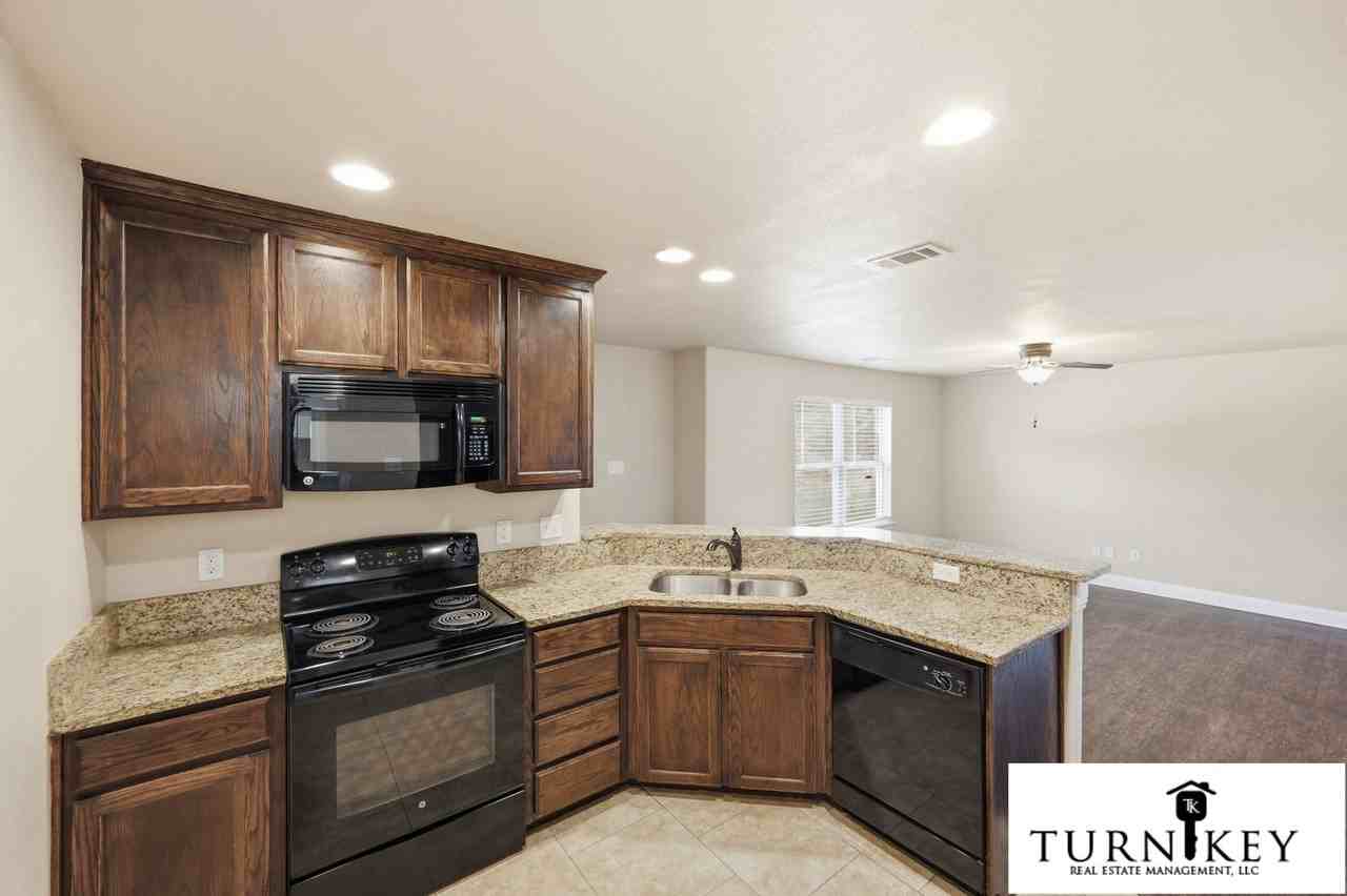 131 Sunburst Ct - Photo 2 of 31