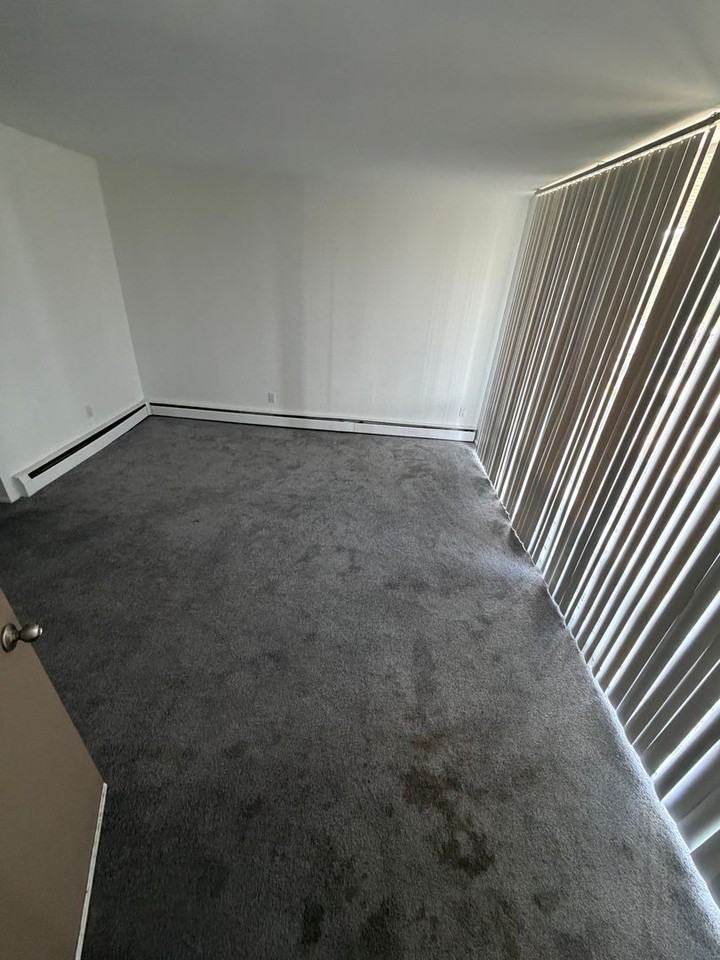 24801 Jefferson Ave - Photo 2 of 8