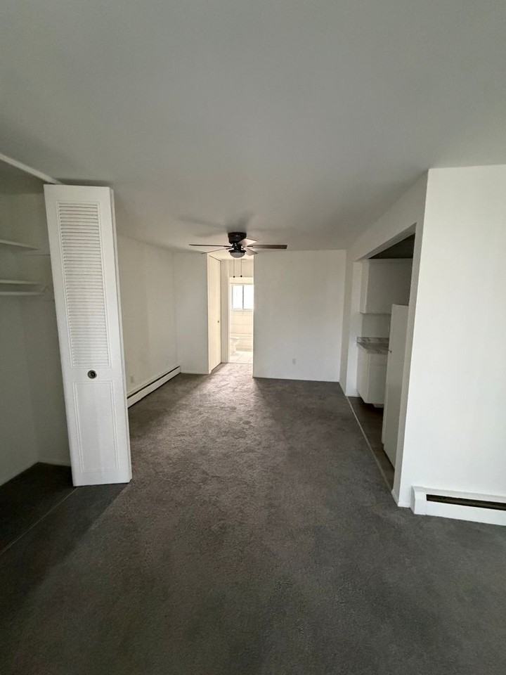 24801 Jefferson Ave - Photo 3 of 8