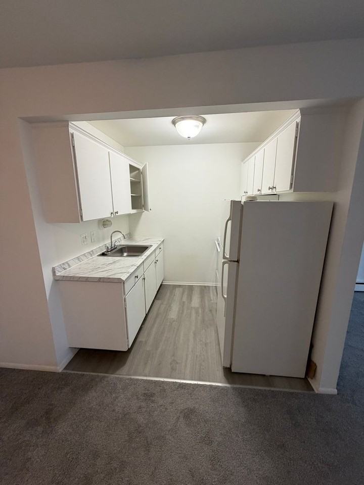 24801 Jefferson Ave - Photo 4 of 8