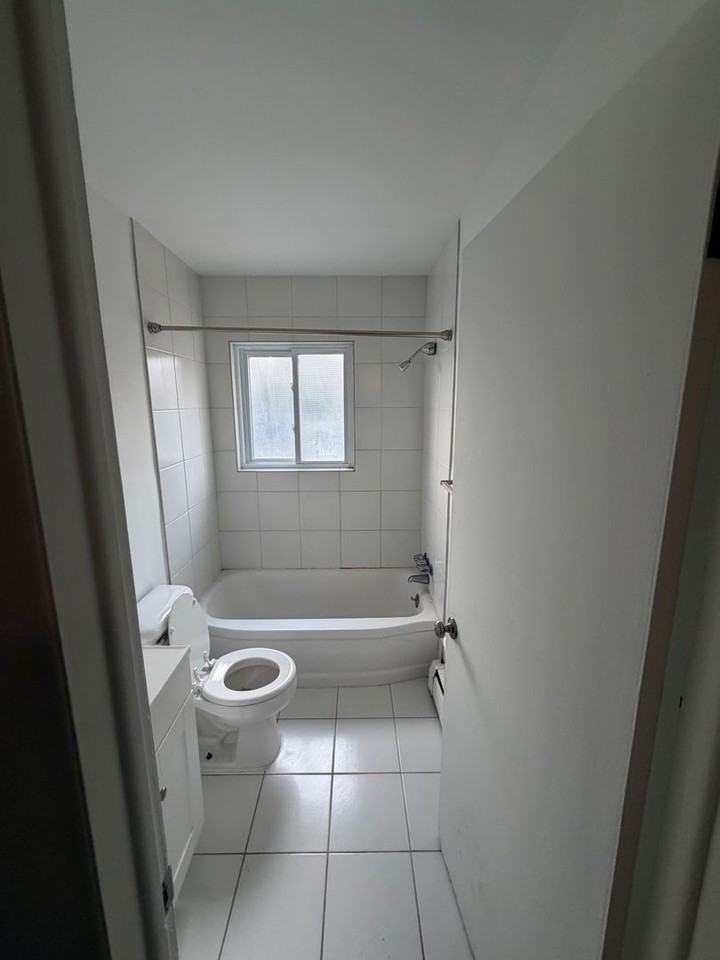 24801 Jefferson Ave - Photo 6 of 8