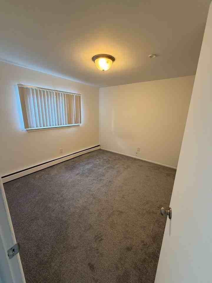 24801 Jefferson Ave - Photo 7 of 8