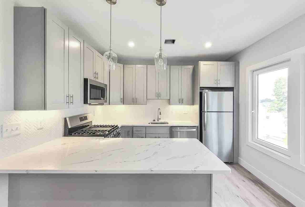 3-86 3-86 aFayston St #4 - Photo 3 of 12
