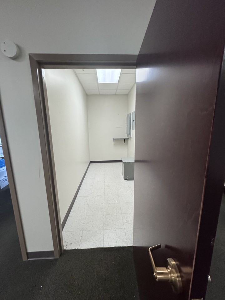 100 Ross Rd #208 - Photo 3 of 9