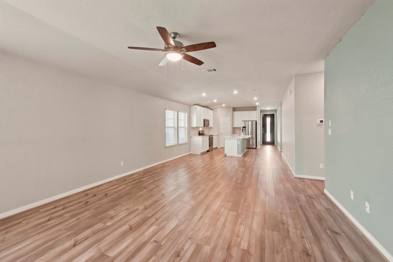 307 Goodfella Ave #1 - Photo 6 of 27