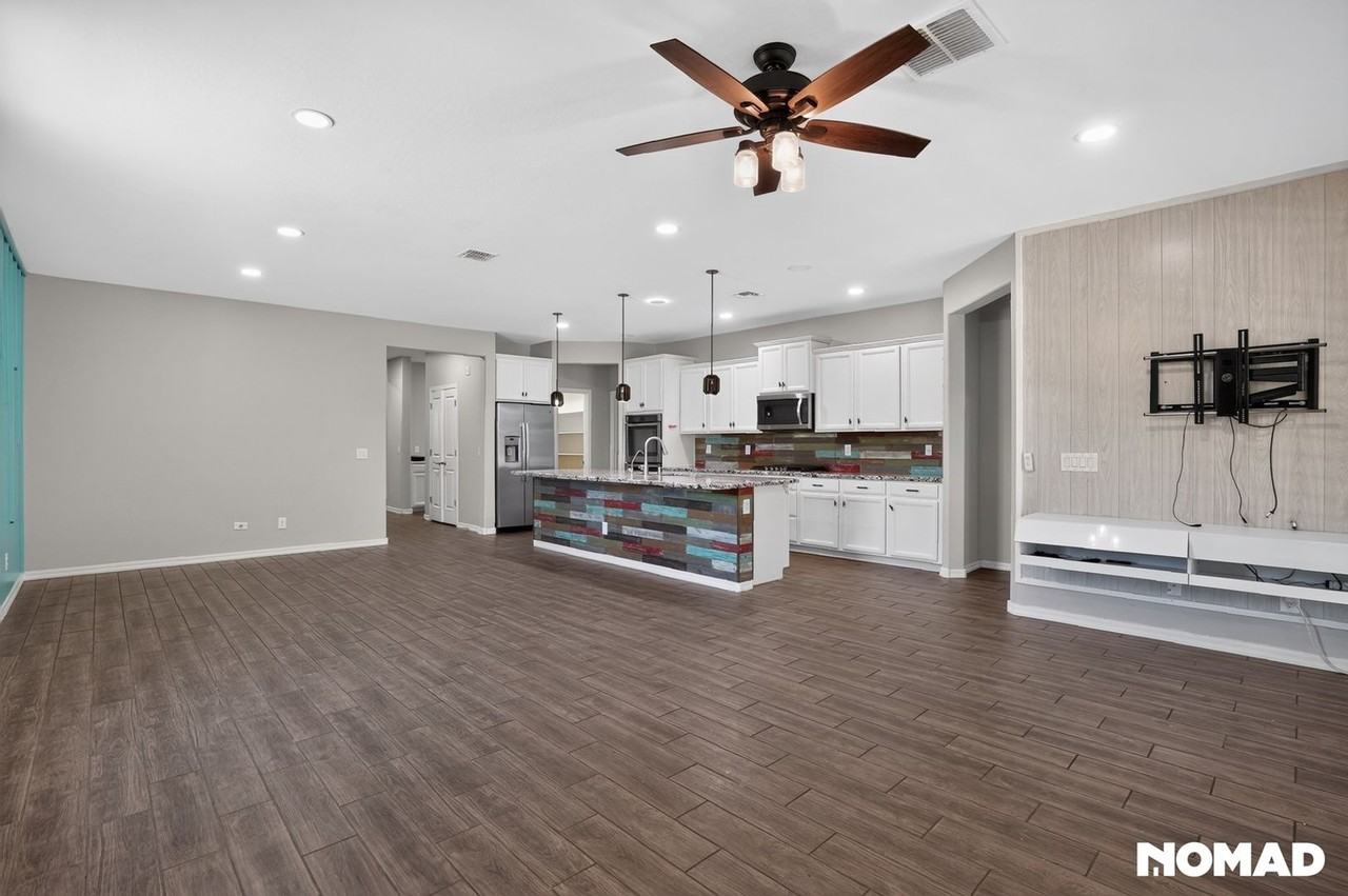 7905 S 25th Pl - Photo 2 of 45