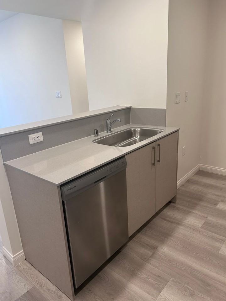 13724 Victory Blvd. - Photo 3 of 37