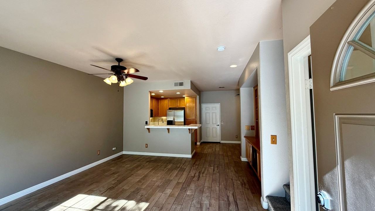 4006 Craven Rd #7 - Photo 3 of 33