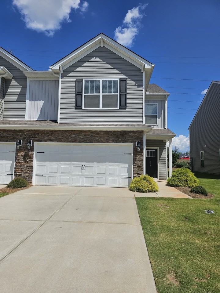 509 Yellow Fox Rd #1