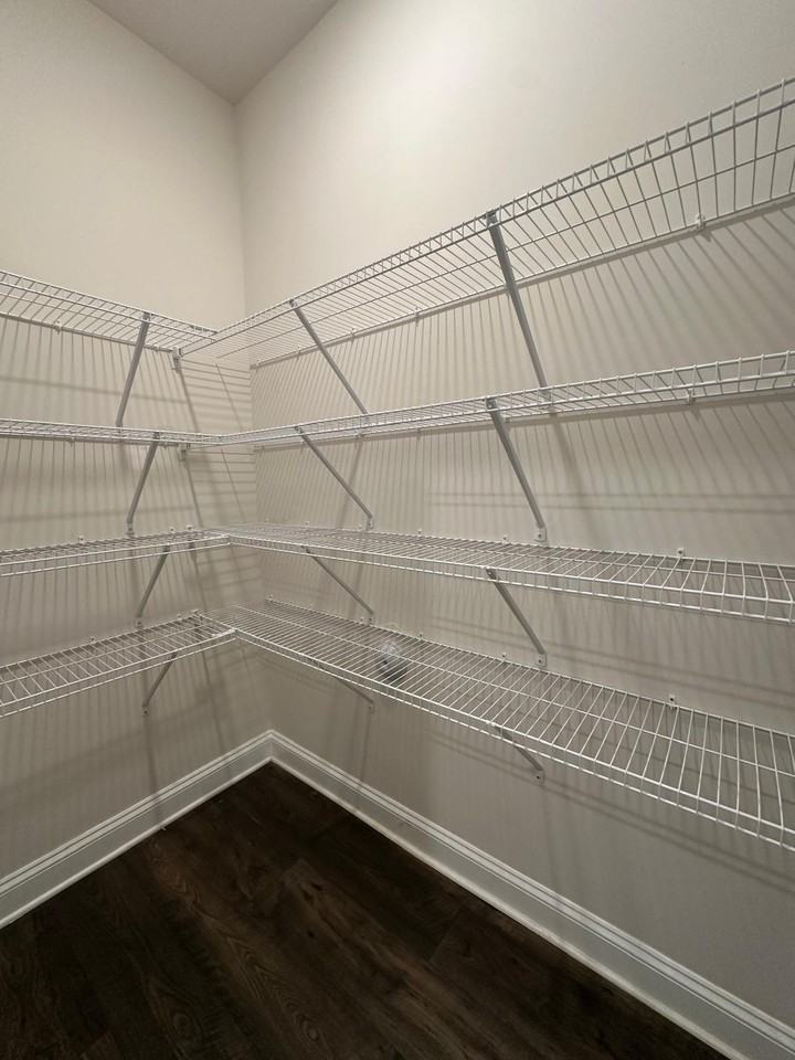 509 Yellow Fox Rd #1 - Photo 4 of 35