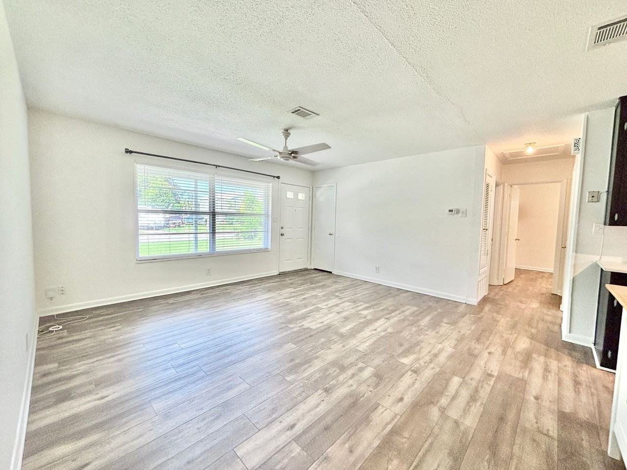 3460 Rothschild Dr - Photo 5 of 20