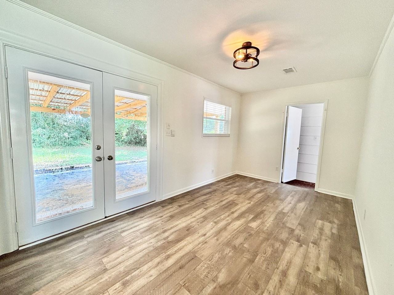 3460 Rothschild Dr - Photo 7 of 20