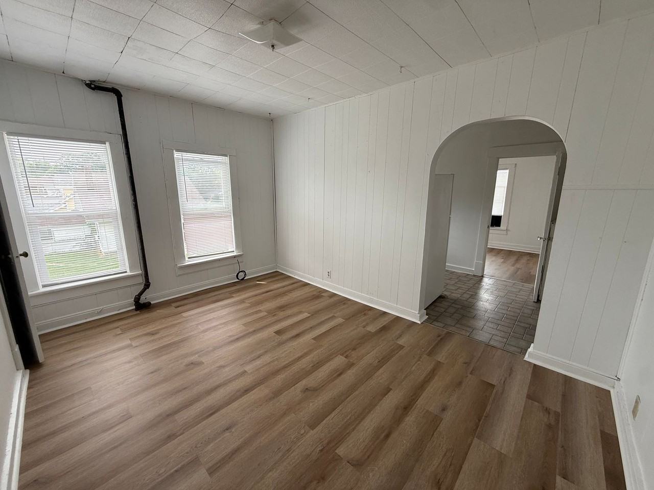 100 S College Ave - Photo 2 of 6