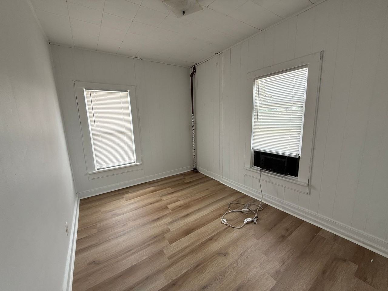 100 S College Ave - Photo 5 of 6