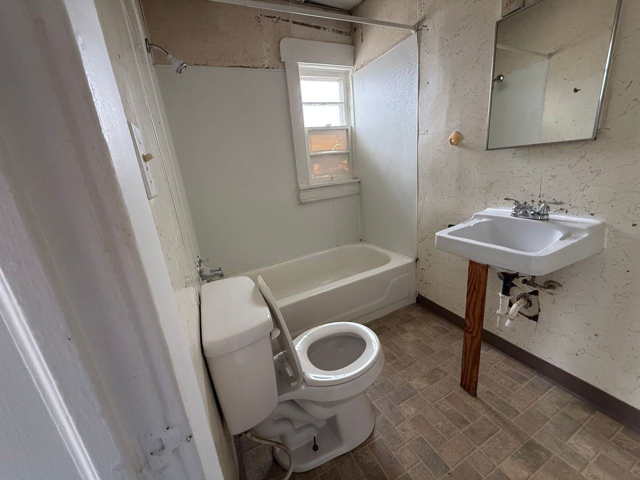 100 S College Ave - Photo 6 of 6