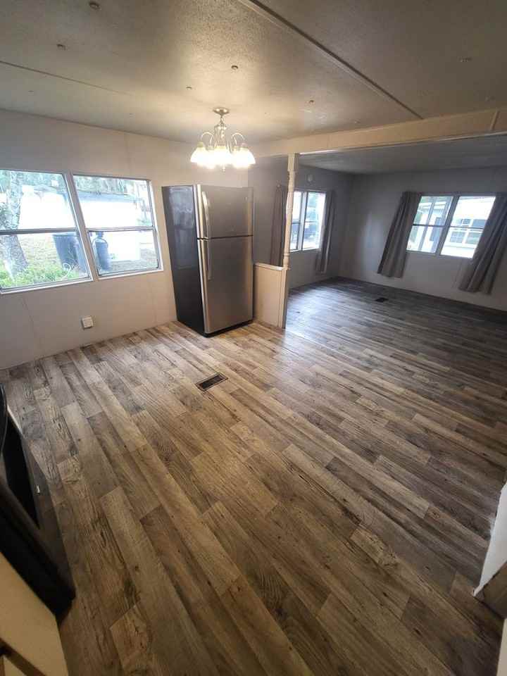 650 Se 128th Ave - Photo 3 of 13