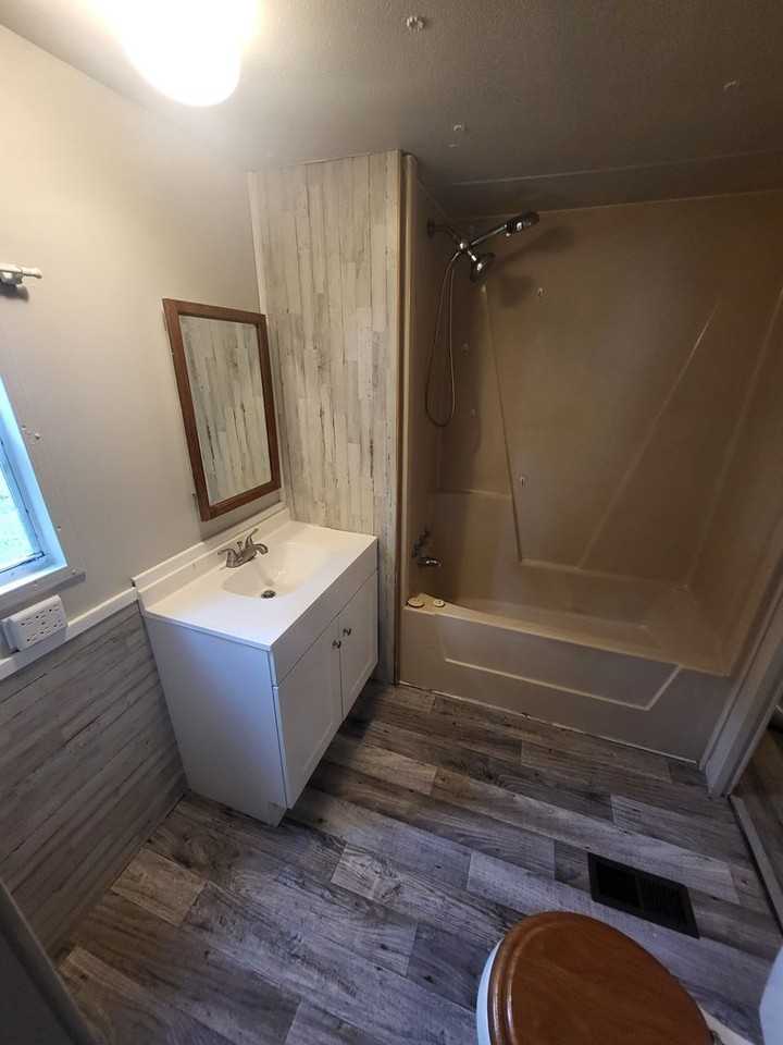 650 Se 128th Ave - Photo 6 of 13