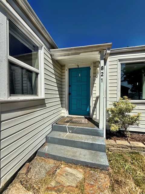 821 S Summit Ave #1 - Photo 2 of 18
