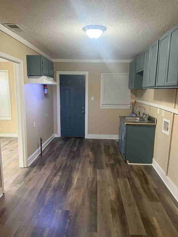 1461 Wilson St #1 - Photo 4 of 10