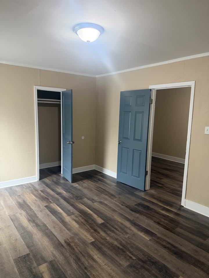 1461 Wilson St #1 - Photo 6 of 10