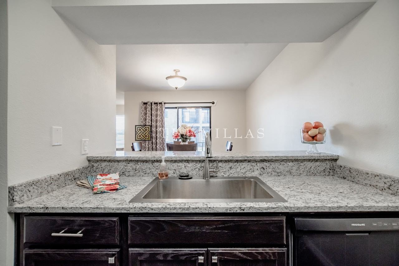 102 Costa Del Oro St - Photo 5 of 13