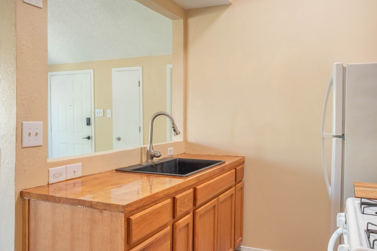 623 Paula Pl #1 - Photo 7 of 18