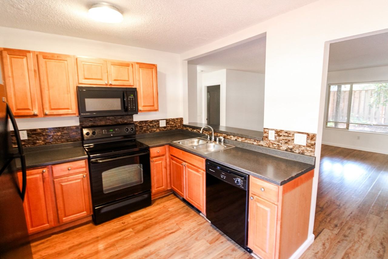 400 Ne 63rd Ave #402 - Photo 5 of 24