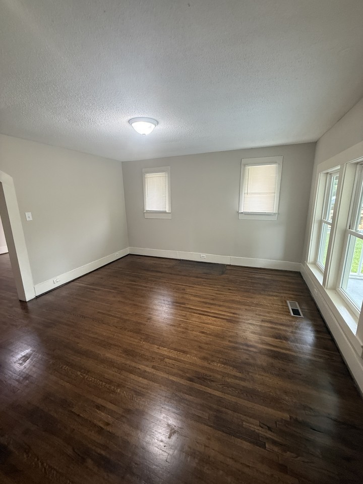 1050 Jackson Blvd #1 - Photo 6 of 18