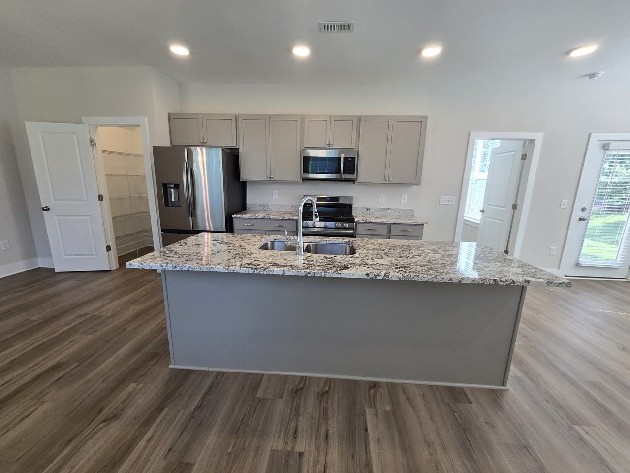 807 Pryor St #1 - Photo 5 of 40