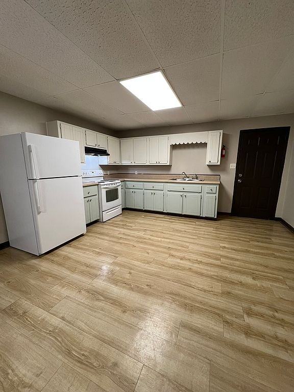 1302 Burnett Ferry Rd Sw #3 - Photo 3 of 9