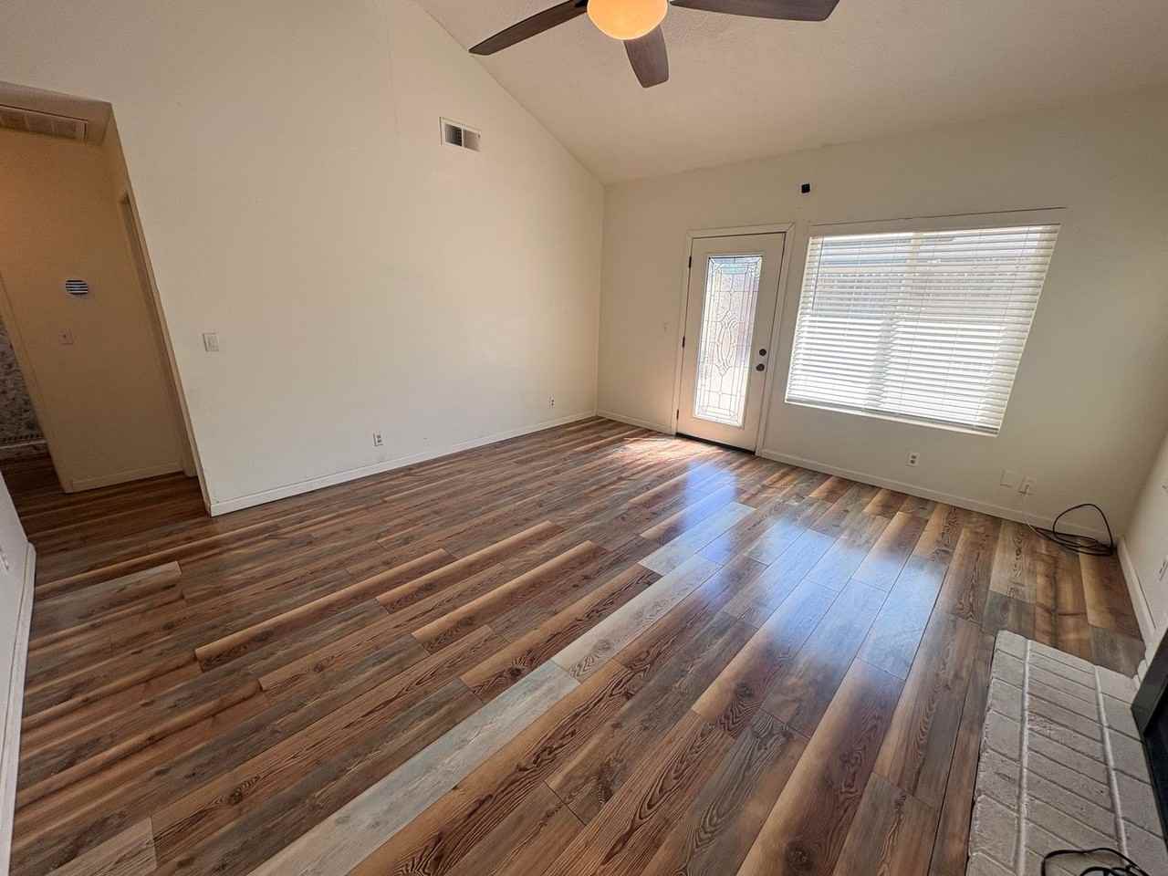 2212 N Edison St - Photo 5 of 12