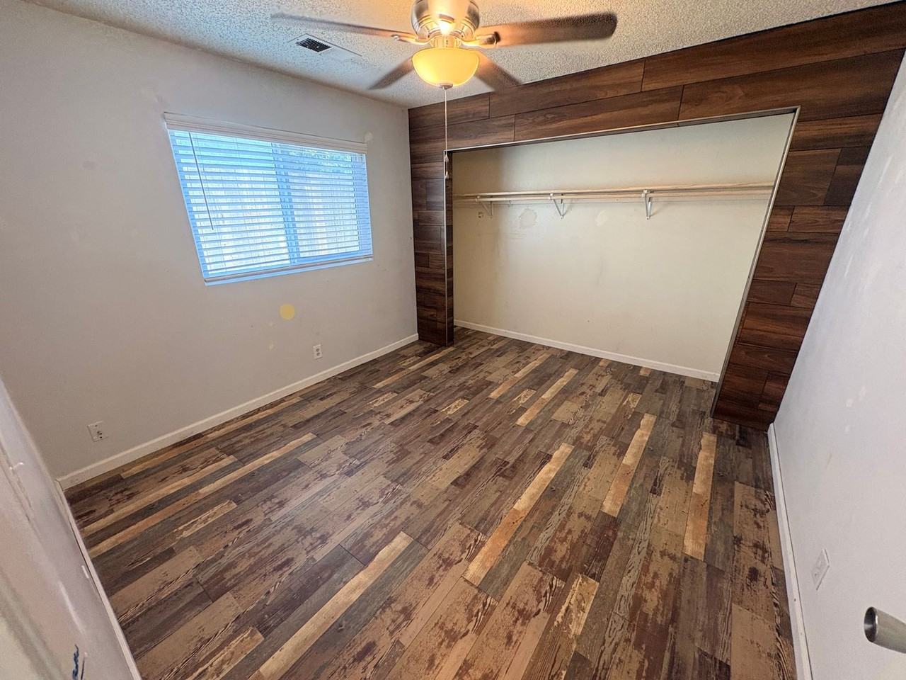 2212 N Edison St - Photo 7 of 12