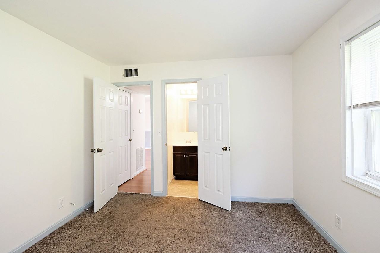 108 Jefferson Hwy #5 - Photo 3 of 6