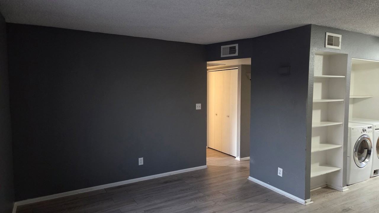2920 E Cicero St - Photo 3 of 15